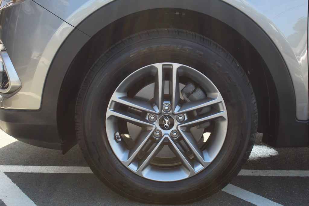 Used 2017 Hyundai Santa Fe Sport w/ 2.4L Value Package 06 FWD image 32