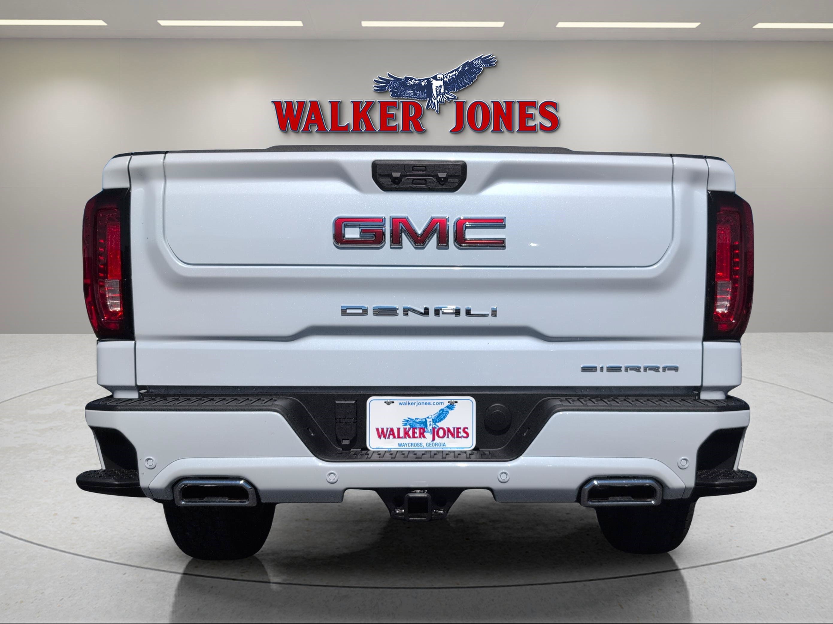 Used 2026 GMC Sierra 1500 Denali w/ Technology Package AWD/4WD image 9