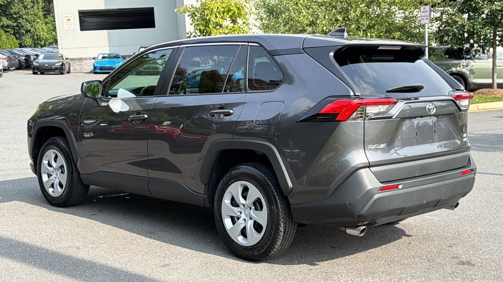 Used 2025 Toyota RAV4 LE AWD/4WD image 3