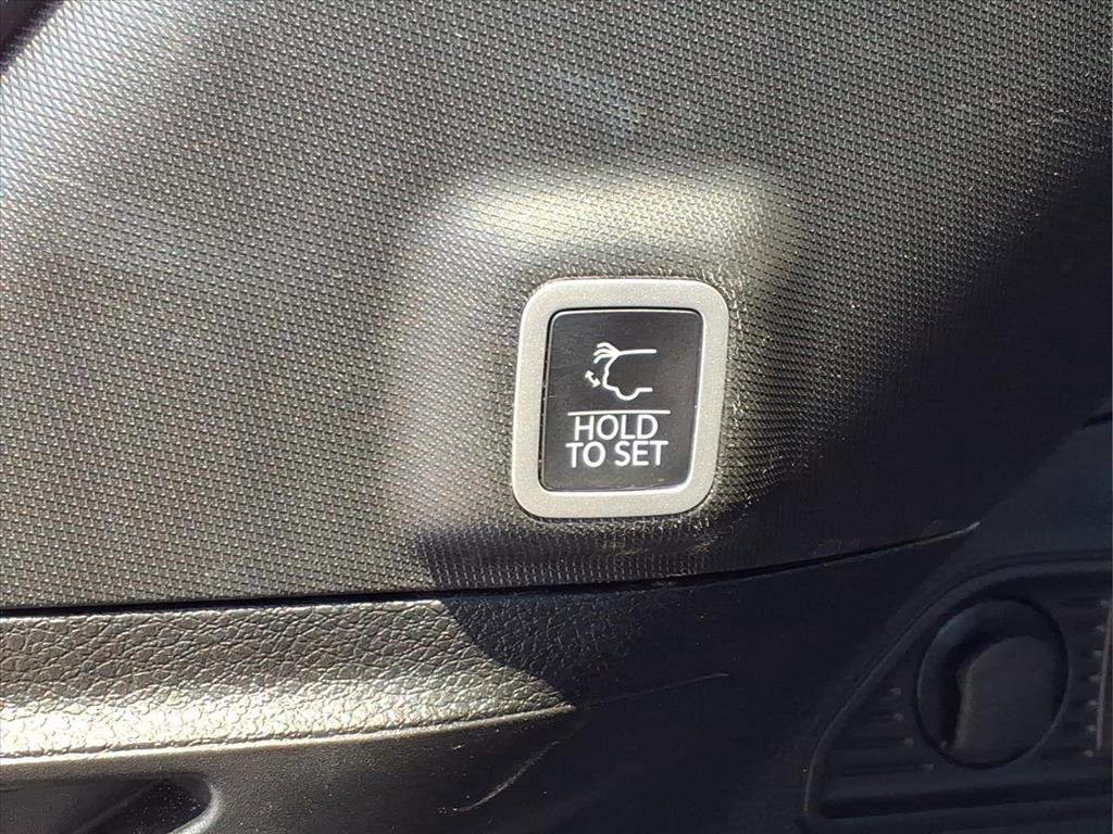 Used 2023 Jeep Grand Cherokee Limited AWD/4WD image 13