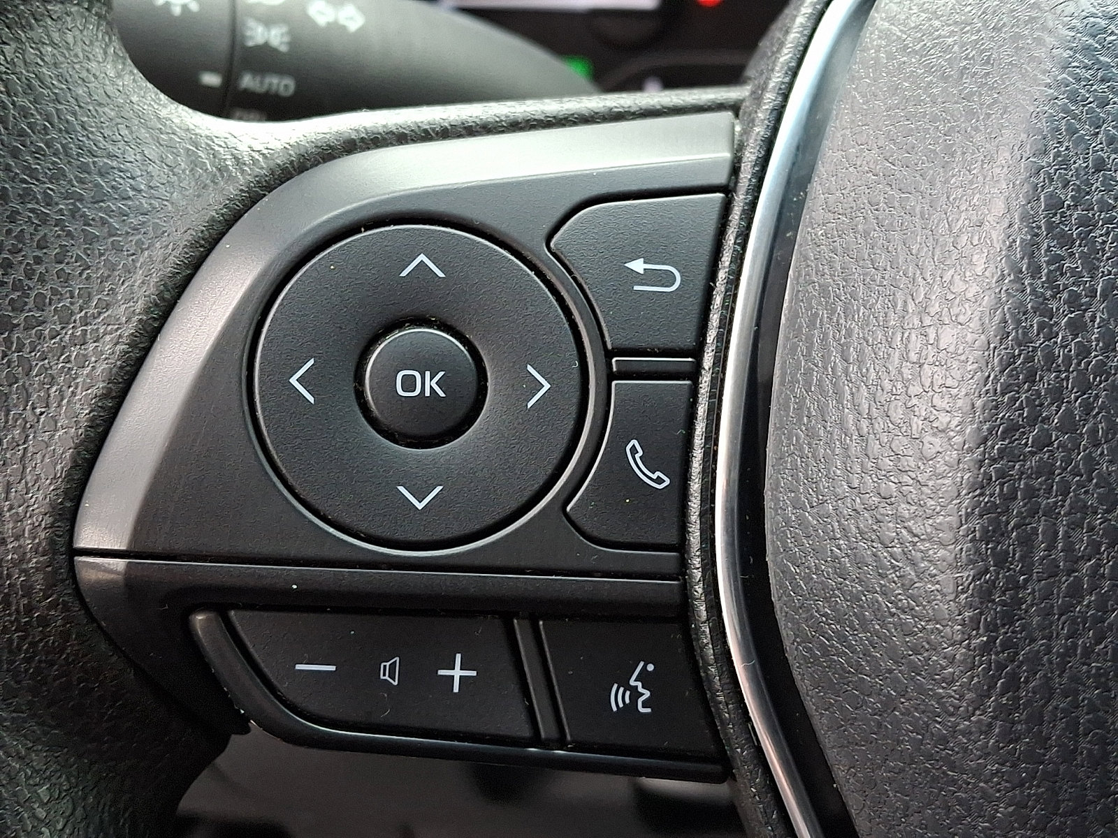 Used 2018 Toyota Camry LE w/ Protection Package (Q2) FWD image 19