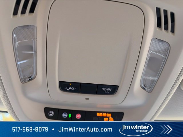Used 2023 Buick Envision Preferred AWD/4WD image 28