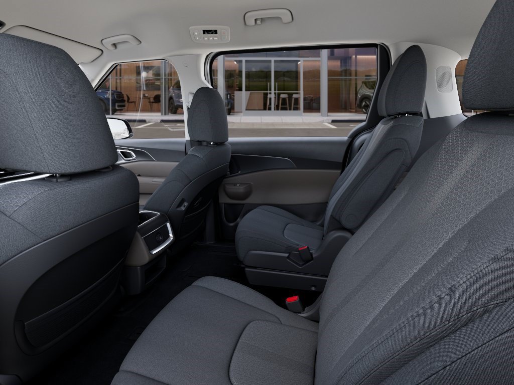 New 2027 Kia Carnival LX FWD image 18