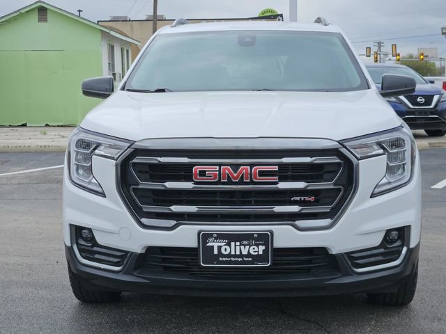 Used 2024 GMC Terrain AT4 image 3