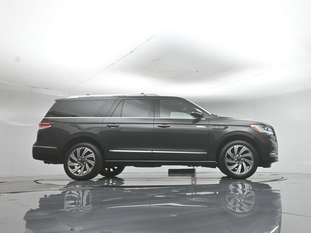 Used 2023 Lincoln Navigator L Reserve AWD/4WD image 51