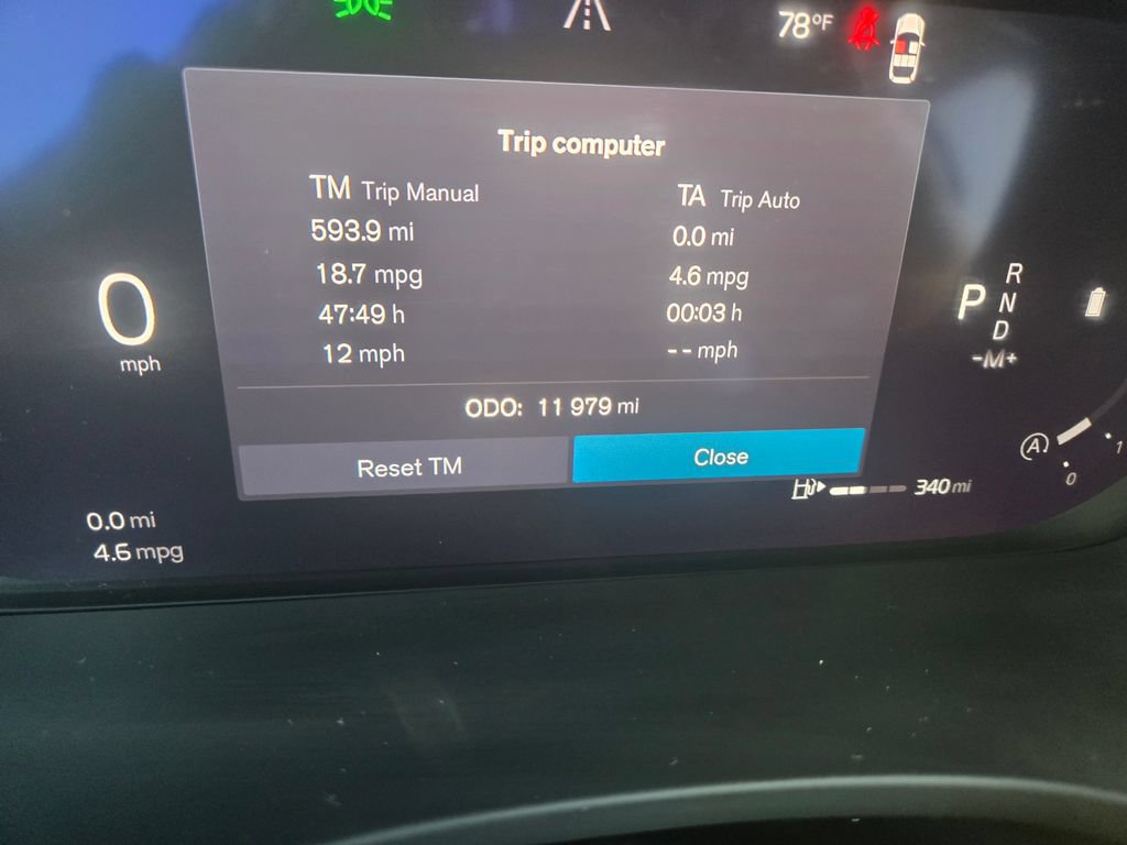 Used 2024 Volvo XC60 B5 Plus AWD/4WD image 12