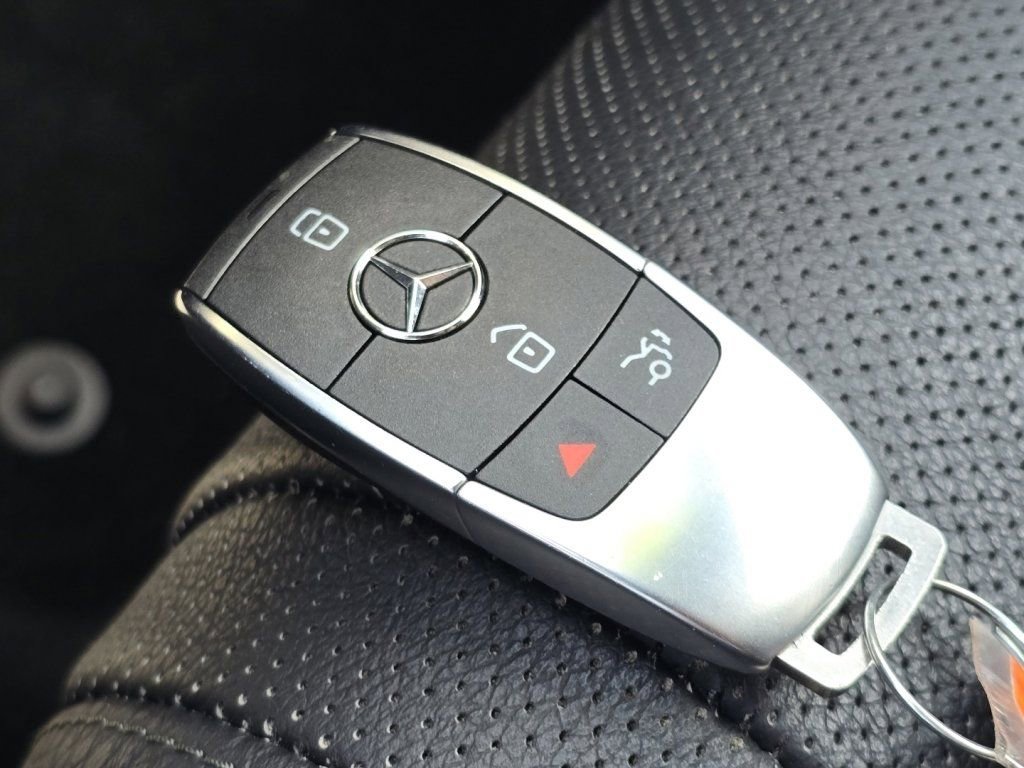 Used 2023 Mercedes-Benz GLE 350 4MATIC image 32