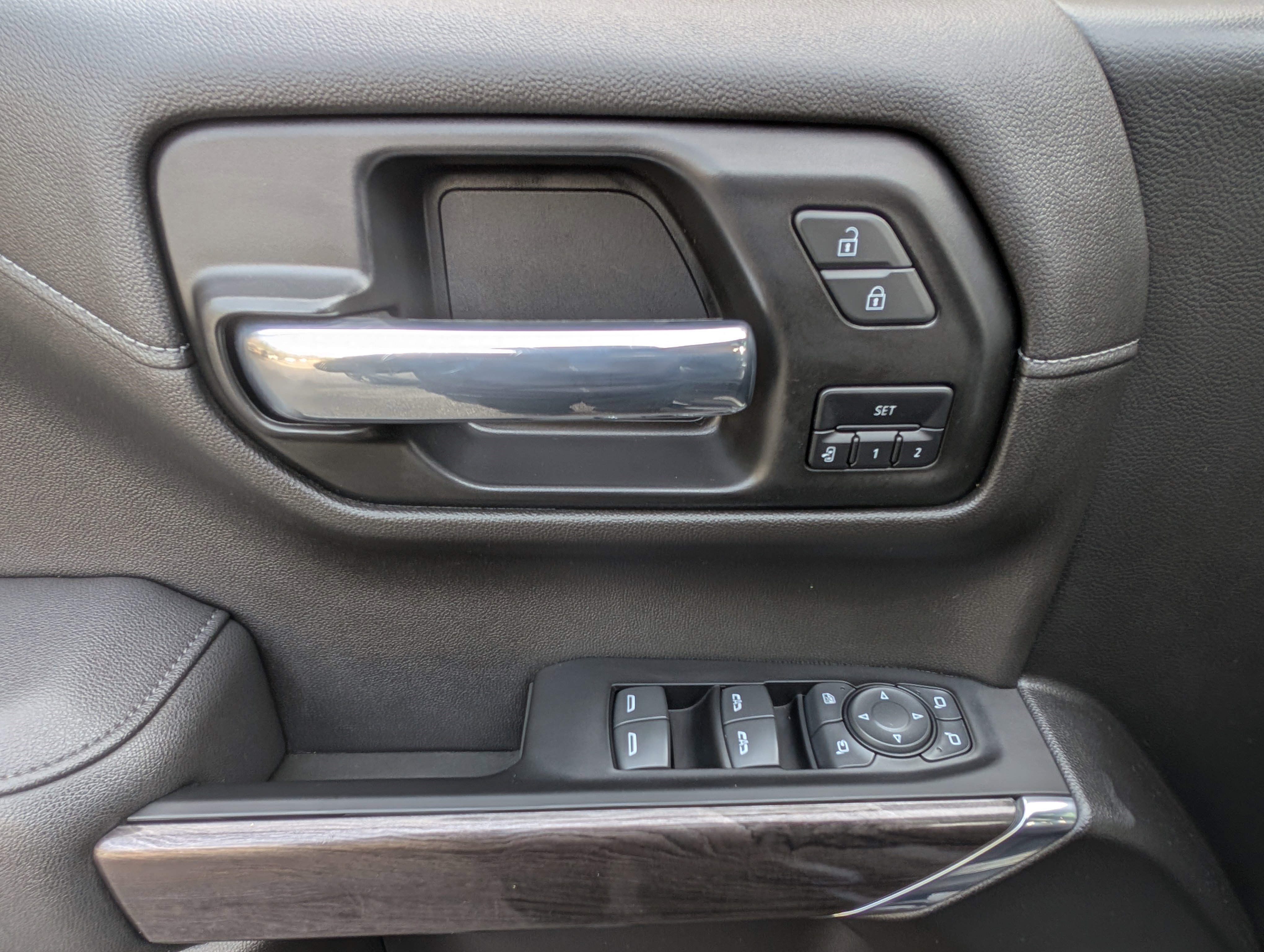 Used 2022 Chevrolet Silverado 1500 LTZ w/ Technology Package image 16