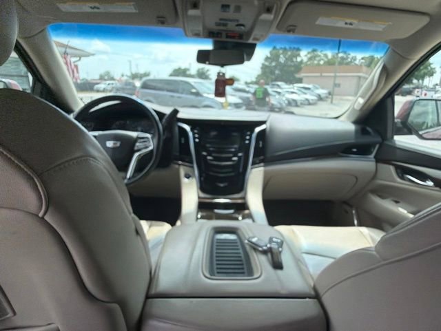 Used 2018 Cadillac Escalade ESV Luxury RWD image 34
