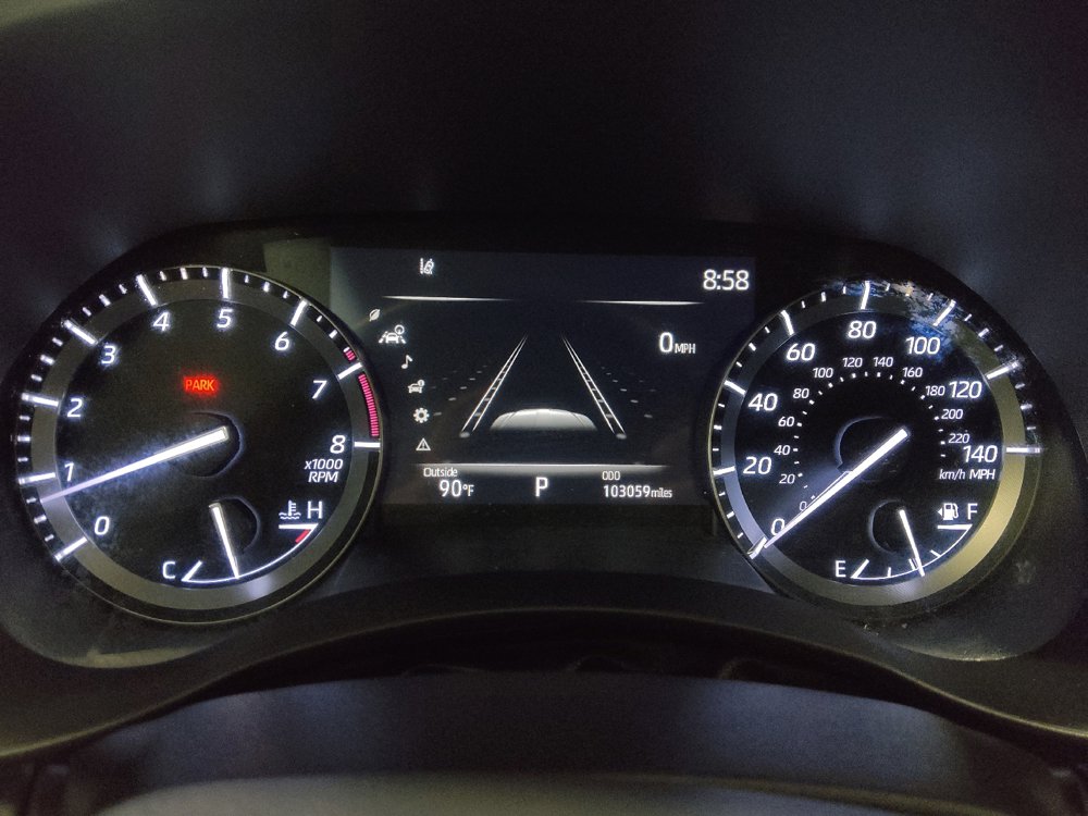 Used 2021 Toyota Highlander XLE AWD/4WD image 23