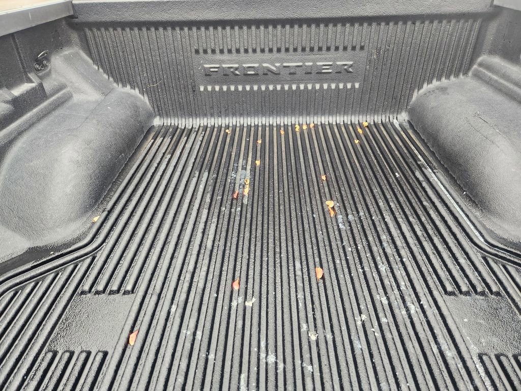 Used 2024 Nissan Frontier SV image 31