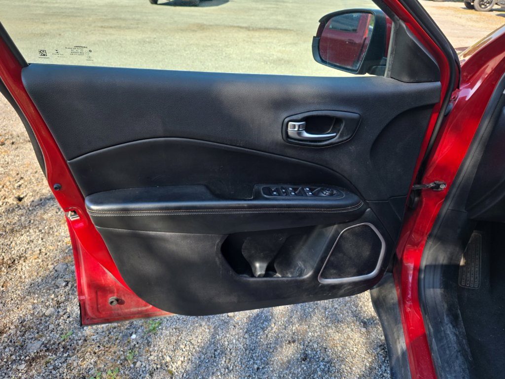 Used 2020 Jeep Compass Latitude AWD/4WD image 13