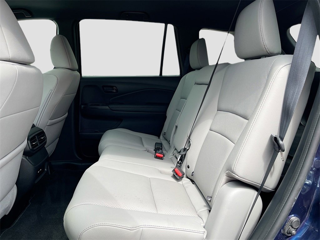 Used 2025 Honda Passport EX-L image 24