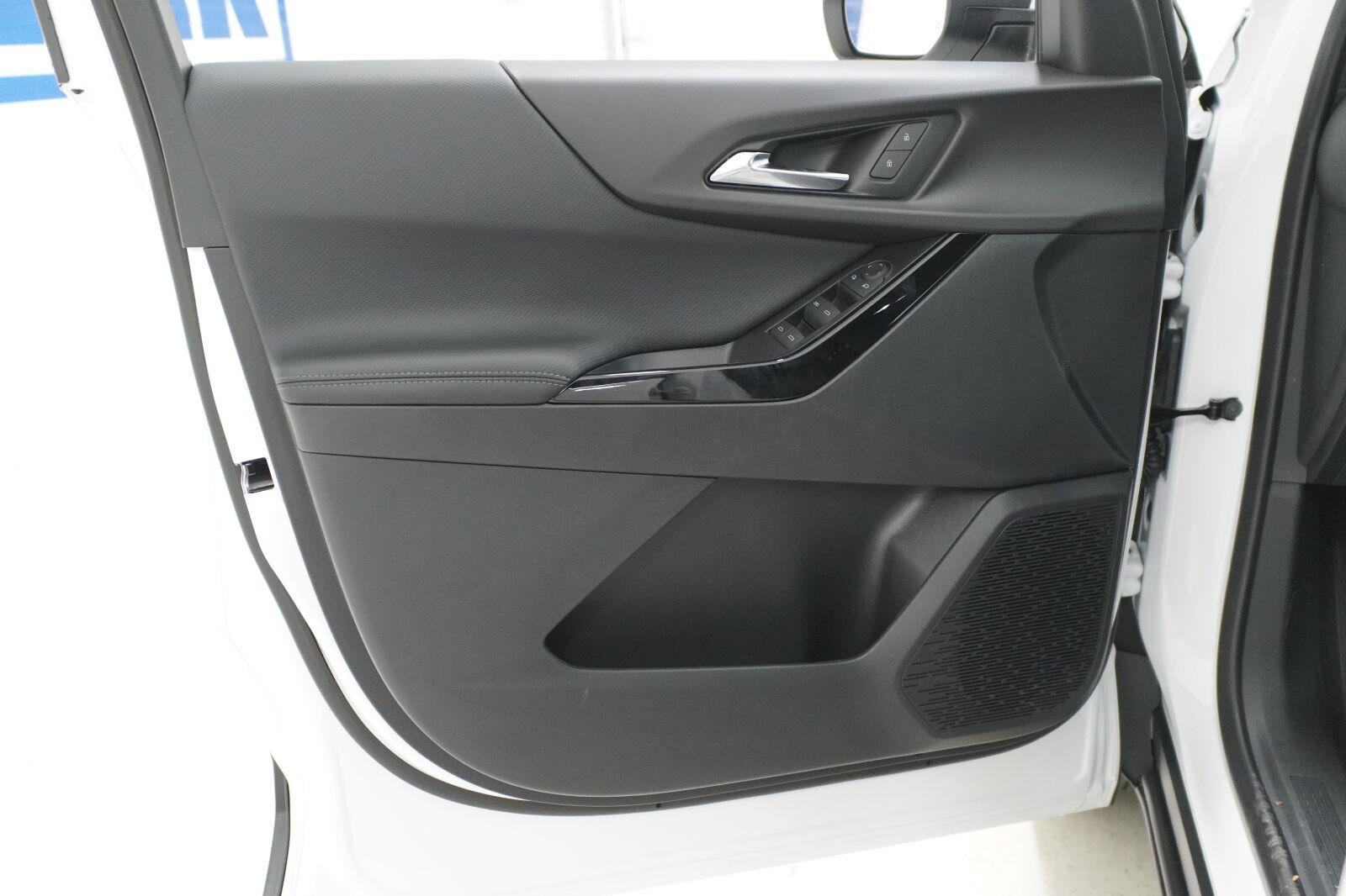 New 2027 Chevrolet Equinox LT FWD image 20
