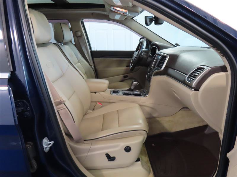 Used 2017 Jeep Grand Cherokee Overland AWD/4WD image 39
