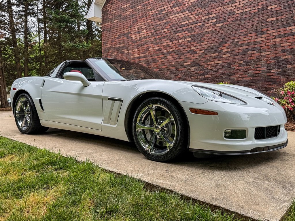 Used 2011 Chevrolet Corvette Grand Sport w/ Preferred Equipment Group RWD image 31