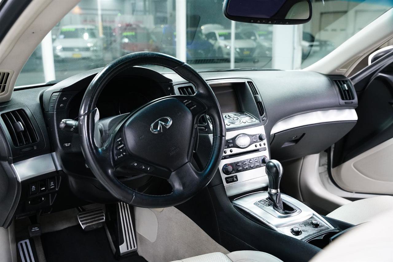 Used 2015 INFINITI Q60 Journey w/ Premium Package RWD image 9