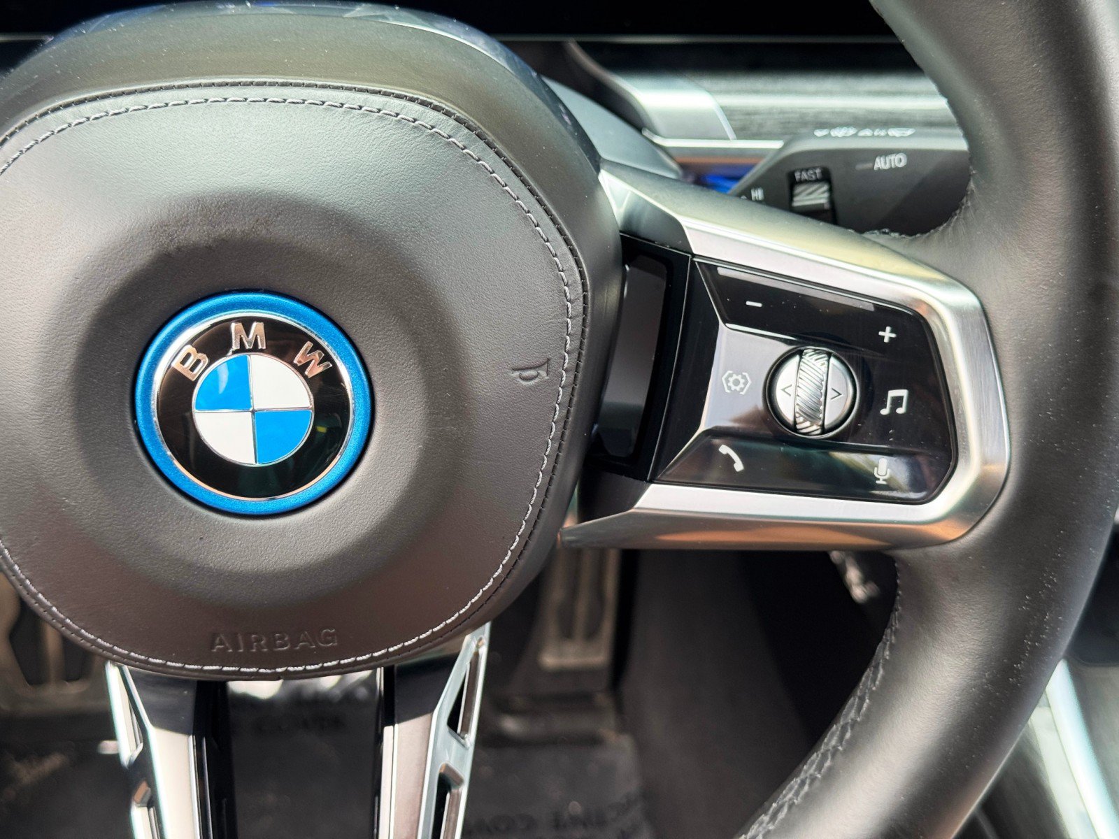 Used 2024 BMW i7 xDrive60 w/ Premium Package AWD/4WD image 23