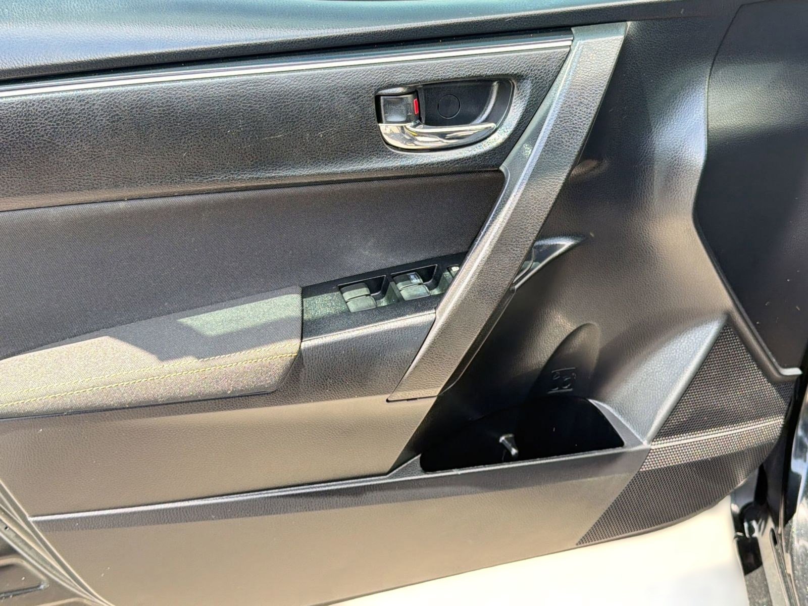 Used 2019 Toyota Corolla LE FWD image 12