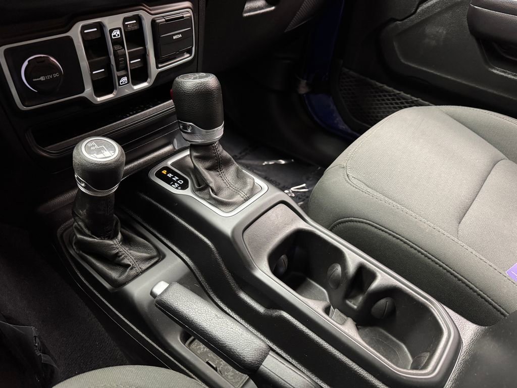 Used 2018 Jeep Wrangler Unlimited Sport S image 18