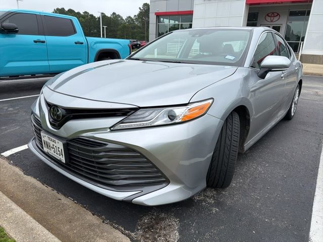 Certified 2019 Toyota Camry XLE FWD image 1