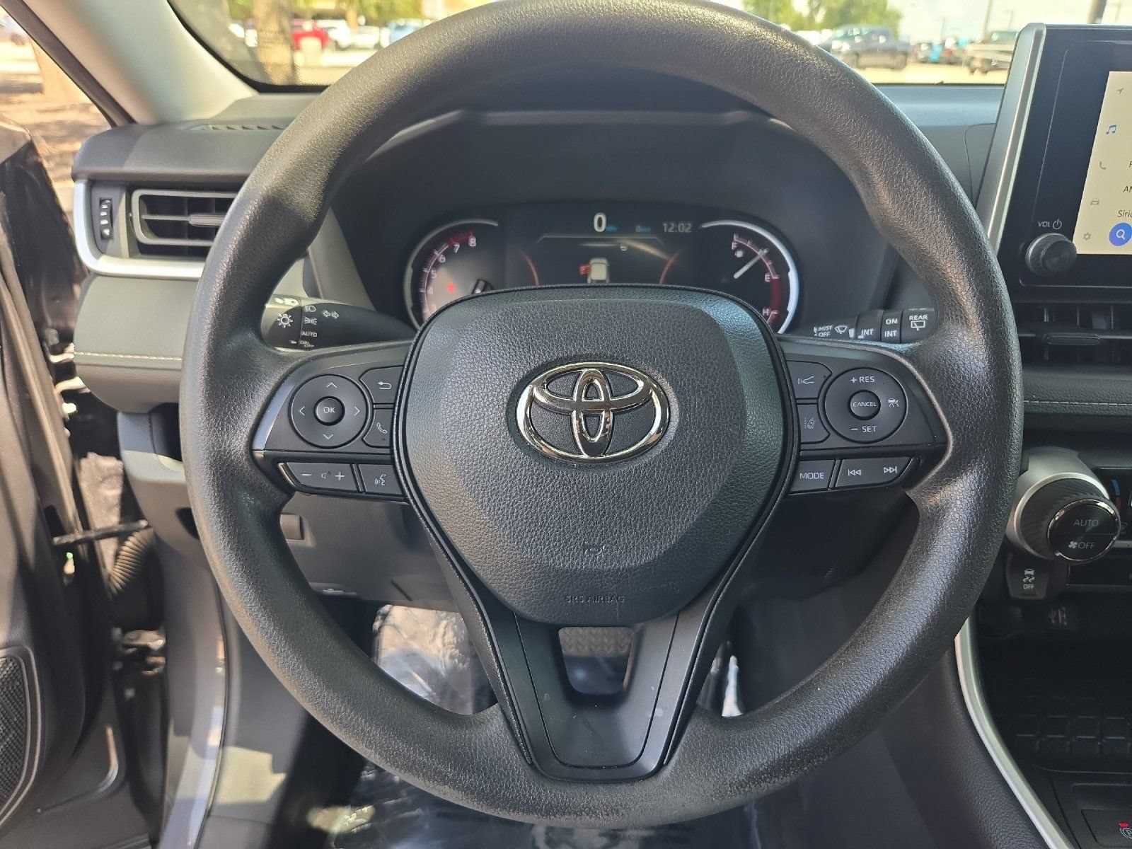 Used 2024 Toyota RAV4 XLE FWD image 20
