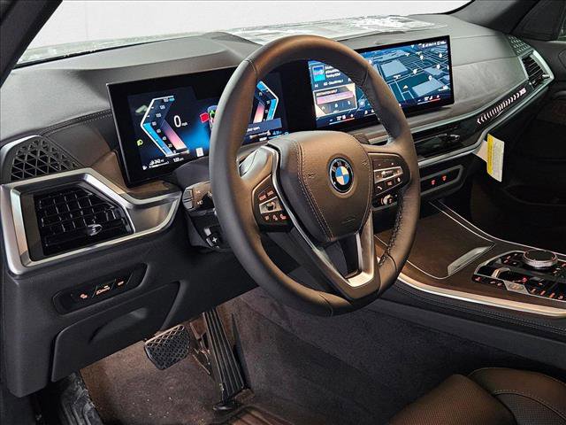 Used 2025 BMW X5 xDrive50e w/ Parking Assistance Package image 3