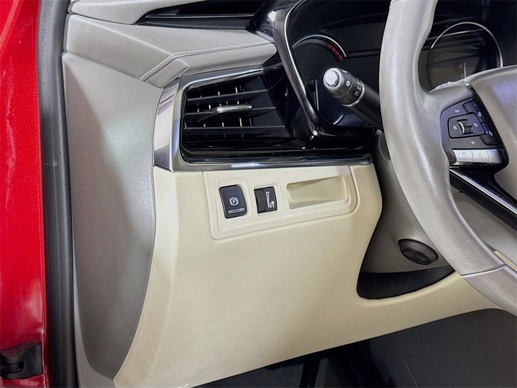 Used 2022 Cadillac XT6 Premium Luxury image 8