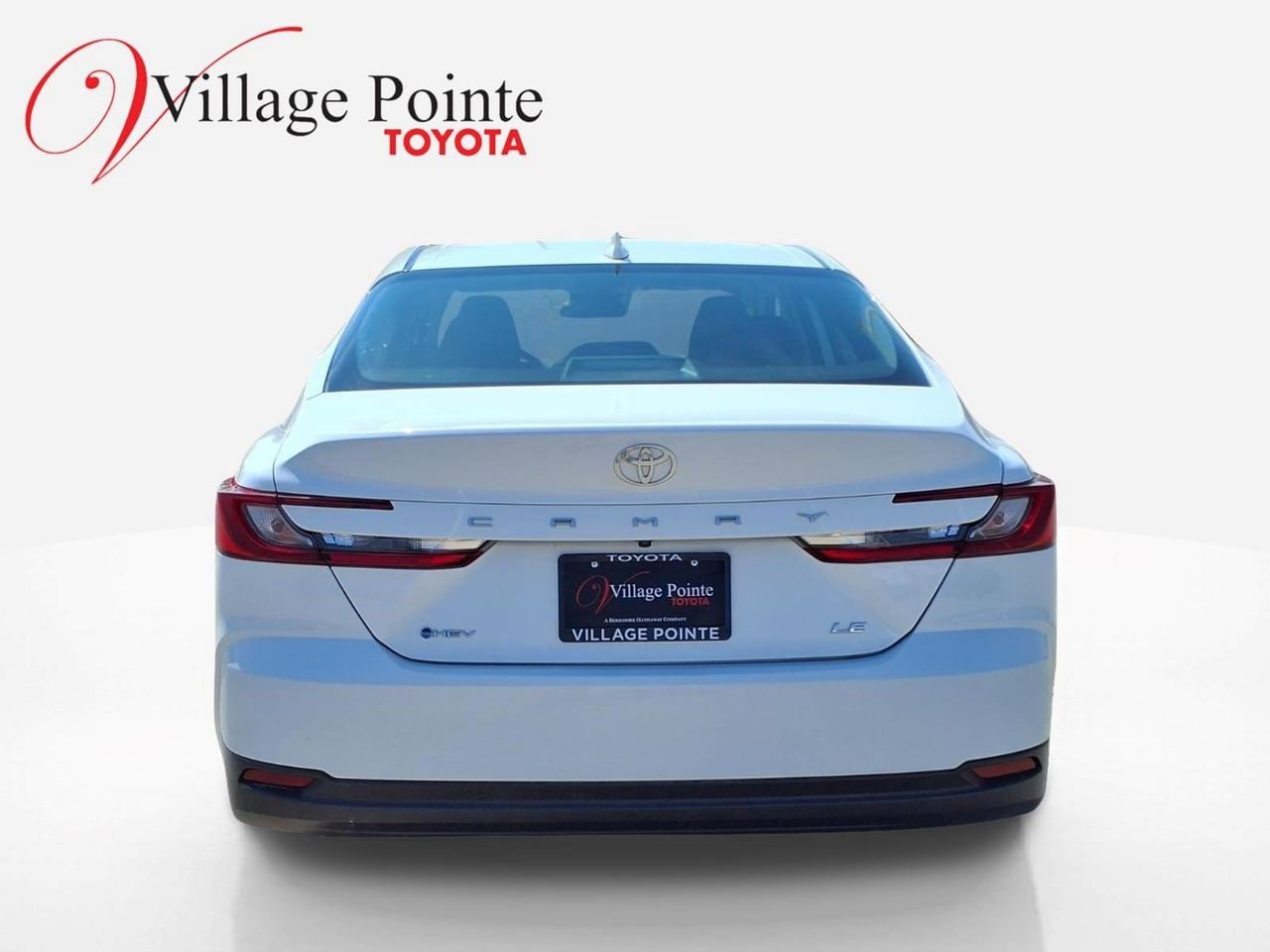 Used 2025 Toyota Camry LE FWD image 4