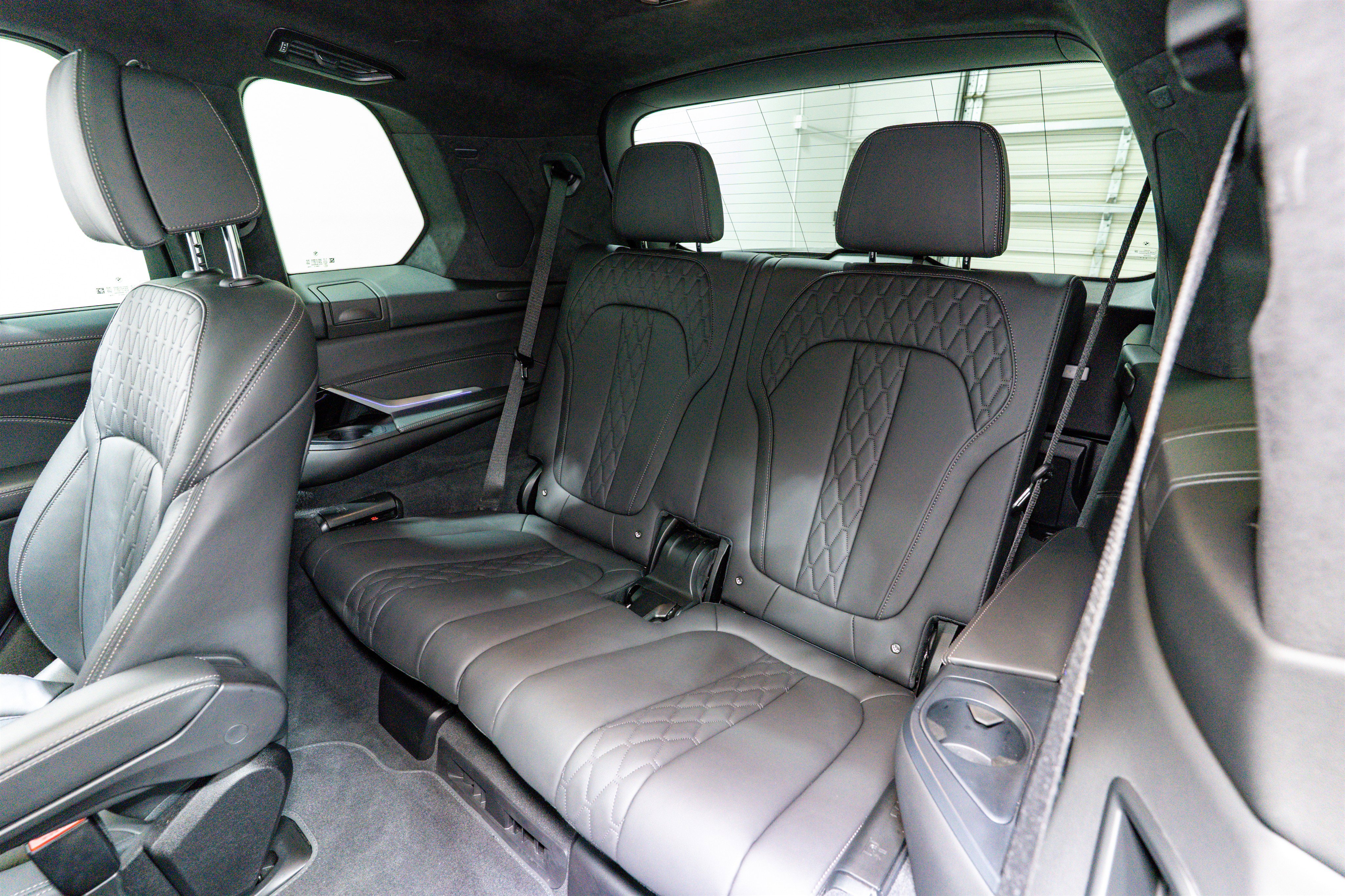 Used 2024 BMW X7 xDrive40i w/ M Sport Package image 32