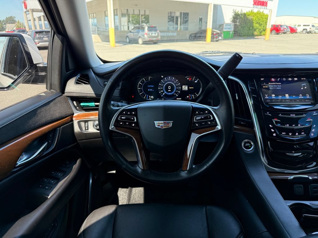 Used 2016 Cadillac Escalade Luxury AWD/4WD image 24