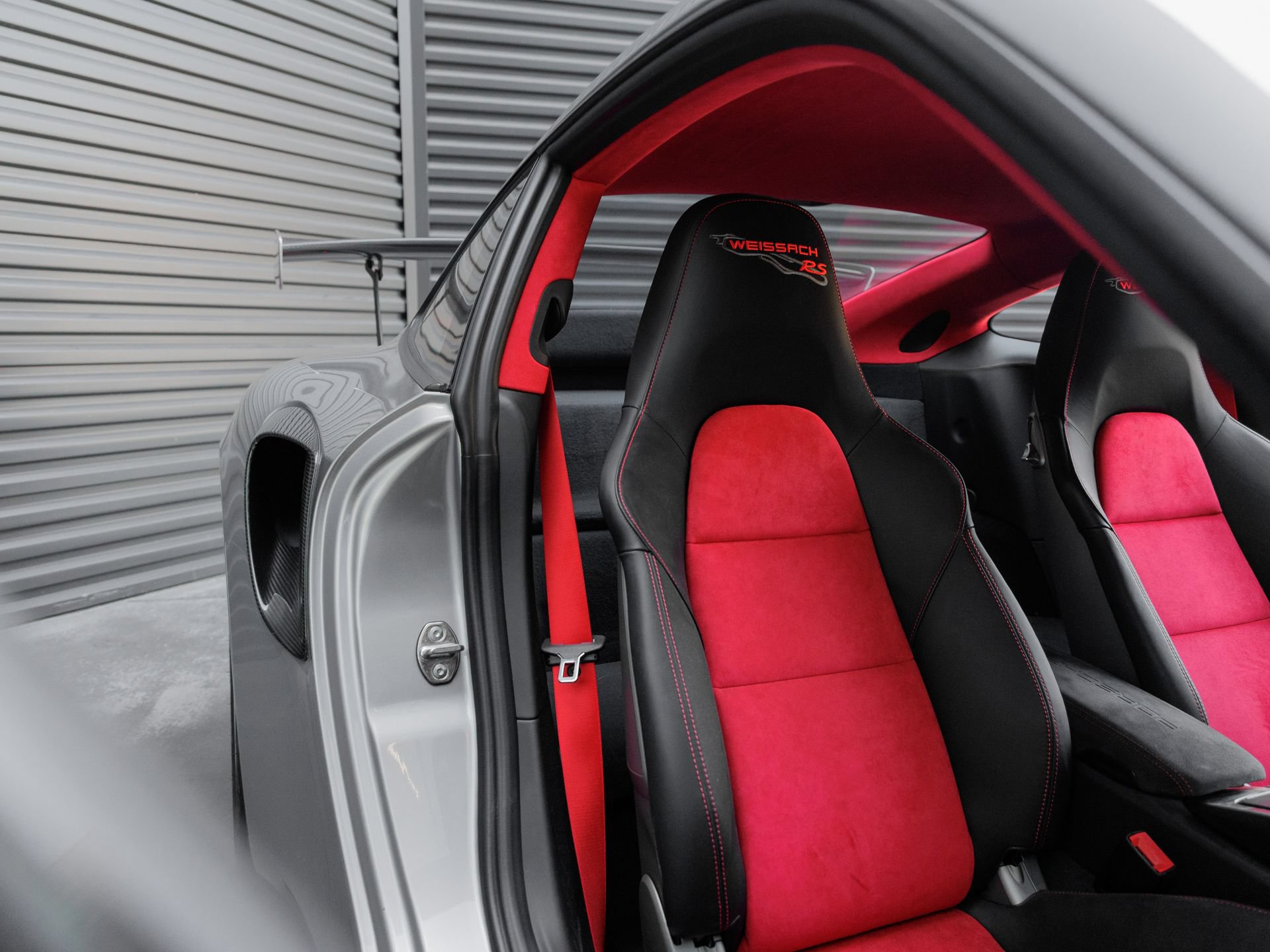 Certified 2018 Porsche 911 GT2 RS RWD image 40
