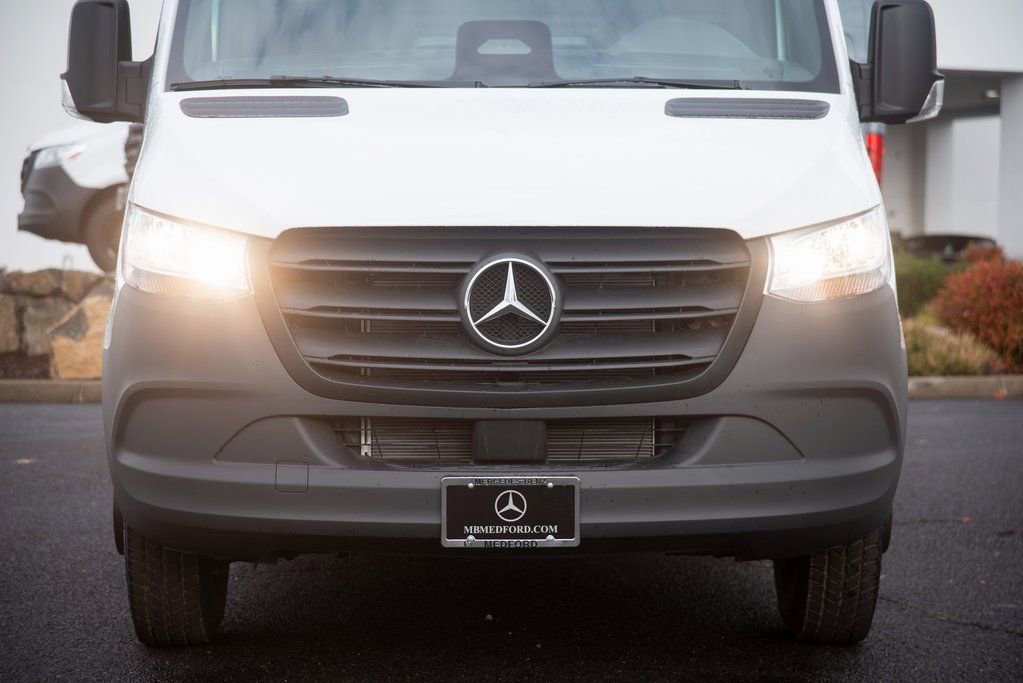 New 2025 Mercedes-Benz Sprinter 4500 image 13
