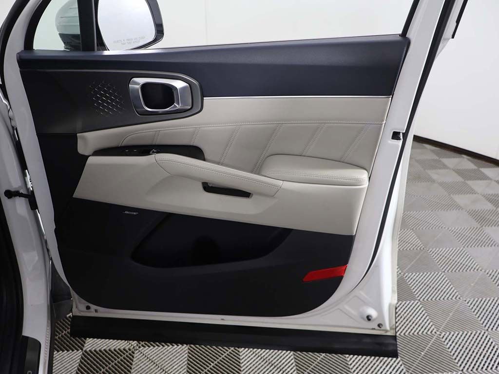 Used 2023 Kia Sorento SX Prestige w/ Panoramic Sunroof Package AWD/4WD image 31