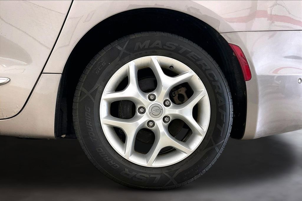 Used 2018 Chrysler Pacifica Touring-L Plus w/ Advanced Safetytec Group image 9