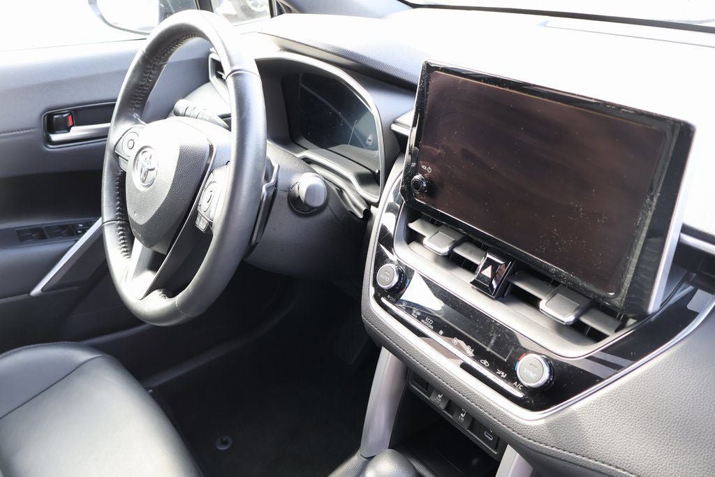 Used 2023 Toyota Corolla Cross AWD Hybrid image 9