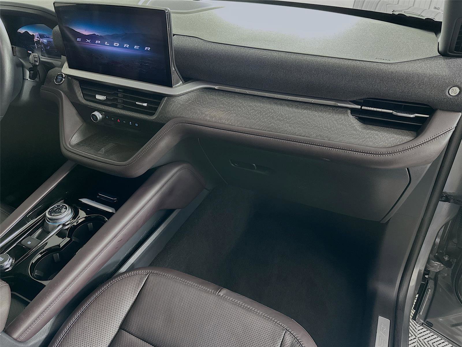 Used 2025 Ford Explorer Platinum w/ LUX Leather Package image 28