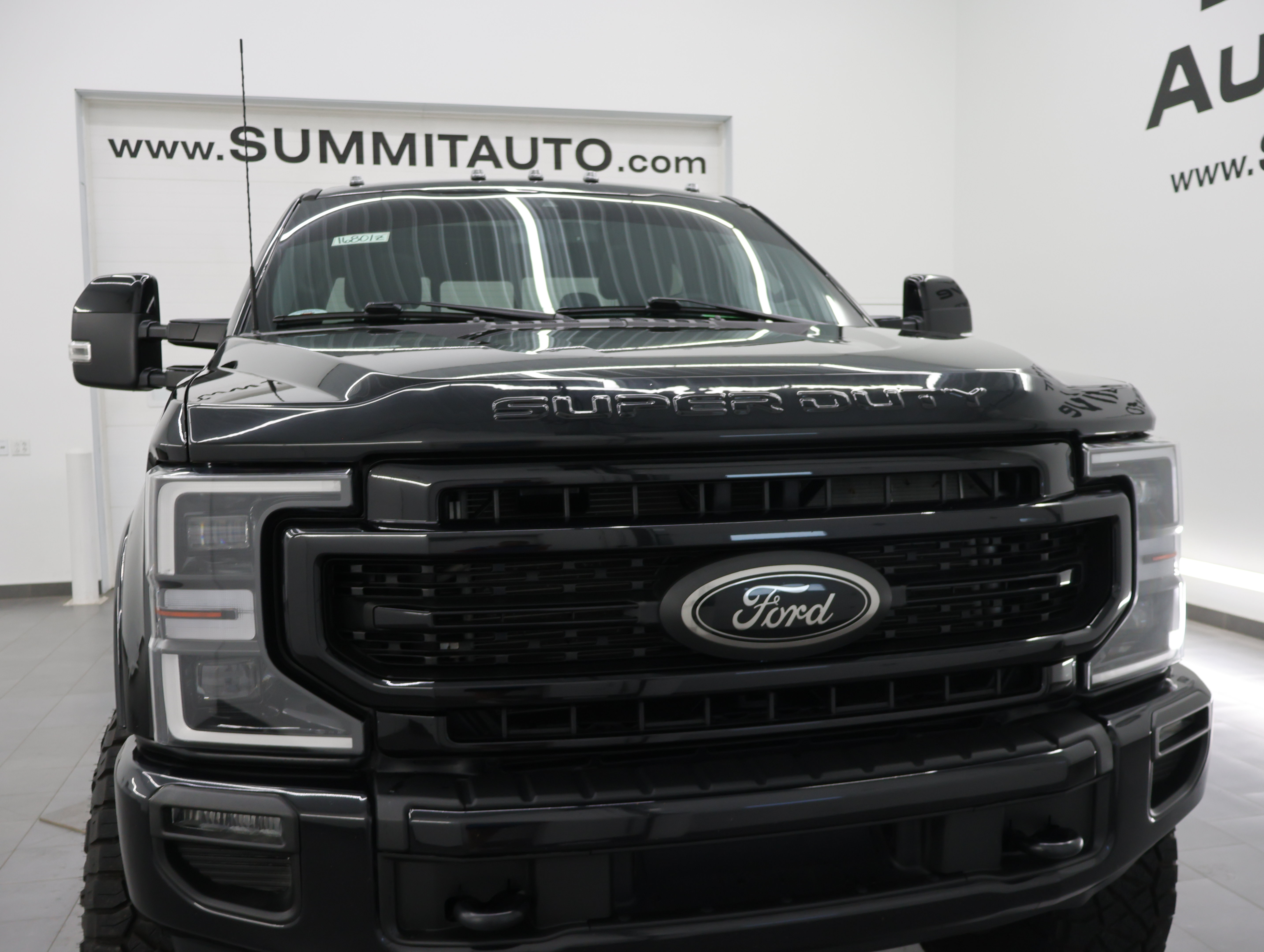 Used 2022 Ford F250 Lariat w/ Tremor Off-Road Package AWD/4WD image 22