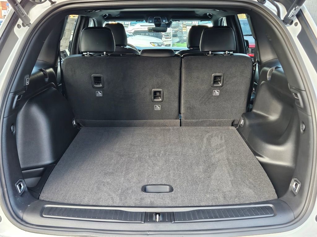 New 2025 Jeep Grand Cherokee Altitude image 28