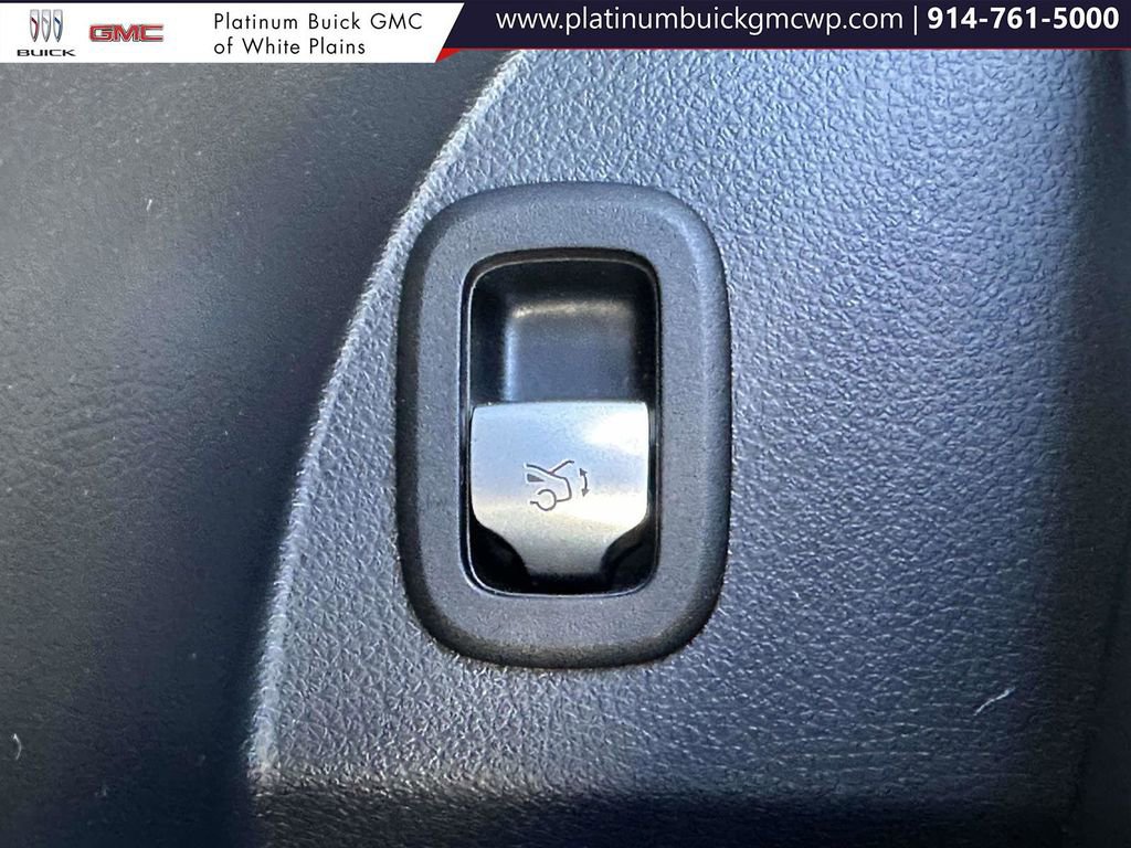 Used 2024 Mercedes-Benz GLC 300 4MATIC image 21