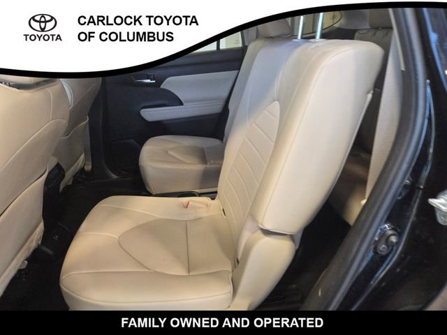 Used 2023 Toyota Highlander XLE FWD image 13