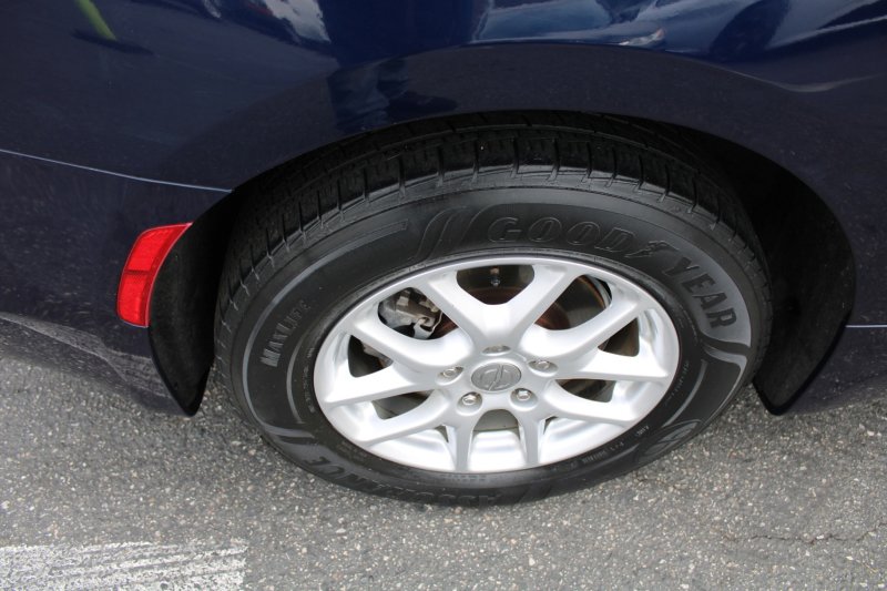 Used 2020 Chrysler Voyager LX image 21