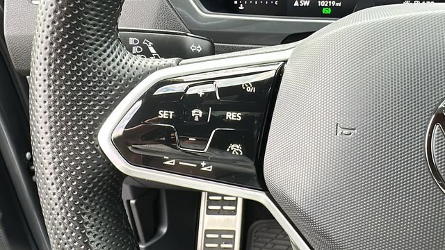 Used 2024 Volkswagen Tiguan SE R-Line image 13