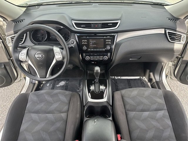 Used 2016 Nissan Rogue SV image 9