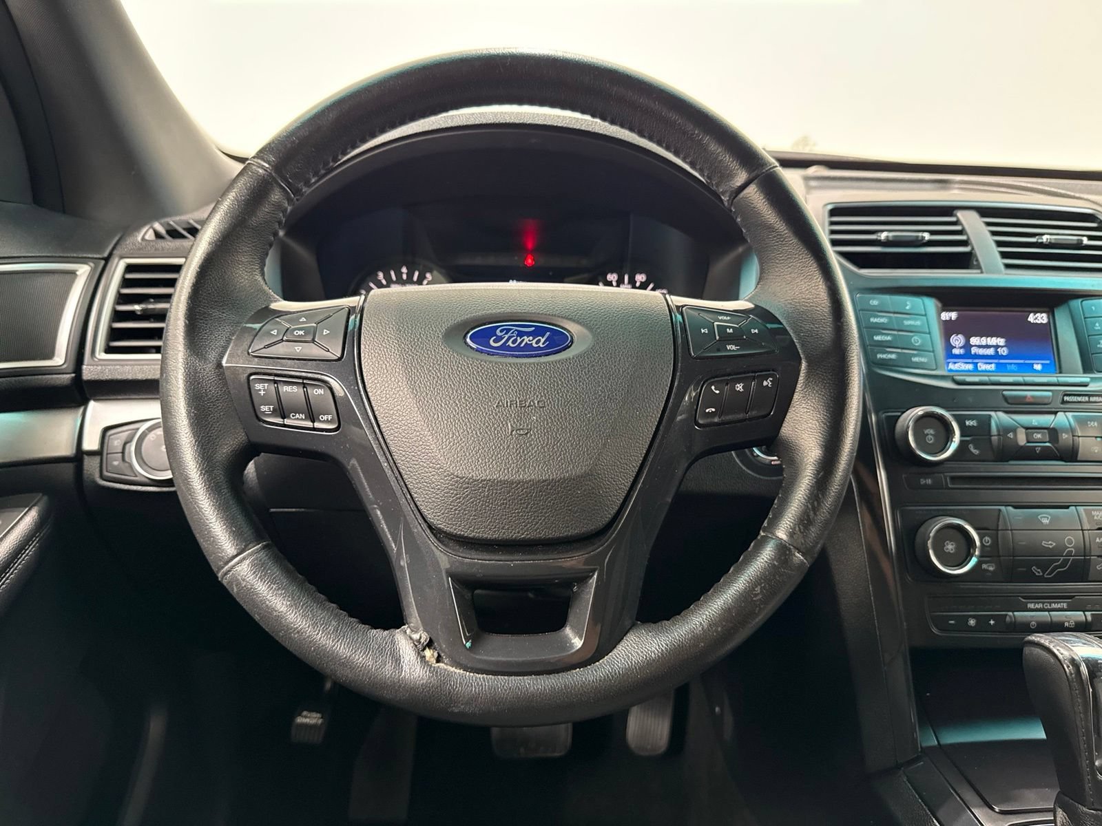Used 2017 Ford Explorer XLT AWD/4WD image 21