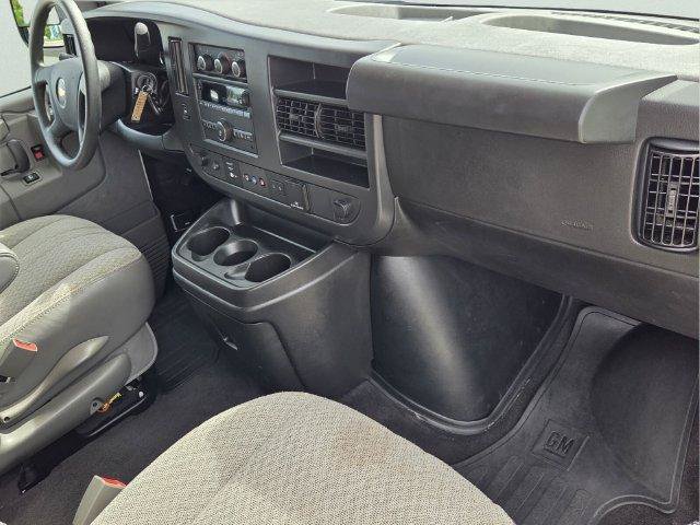 Certified 2025 Chevrolet Express 3500 LT w/ LT Preferred Equipment Group RWD image 18