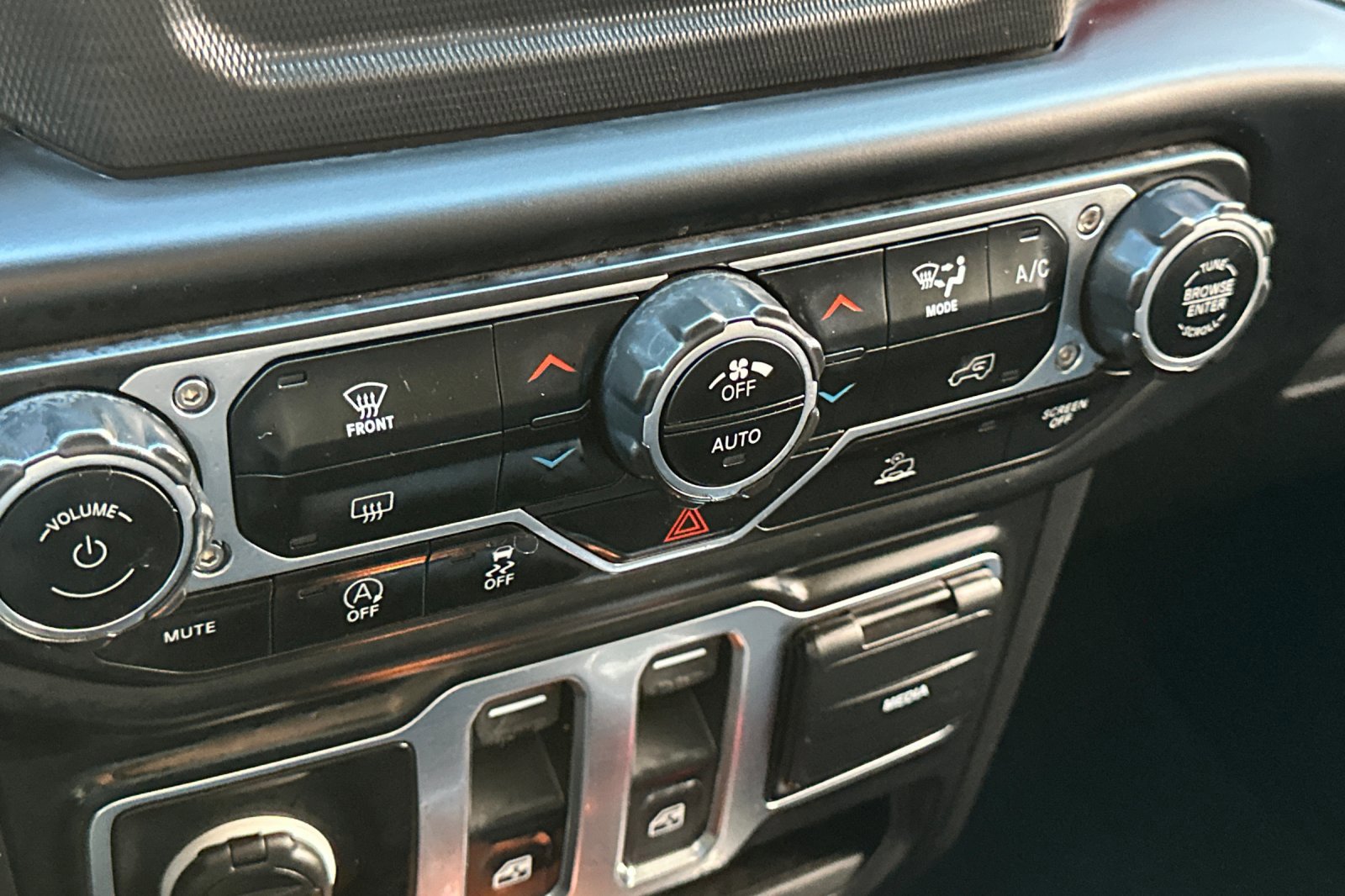 Used 2021 Jeep Wrangler Rubicon image 32