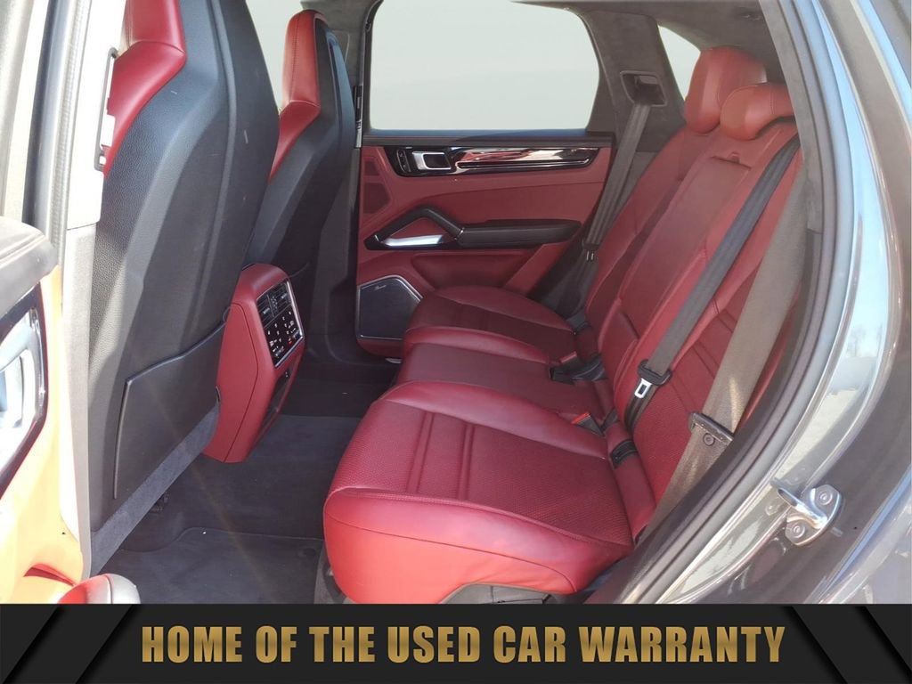 Used 2021 Porsche Cayenne Turbo image 30