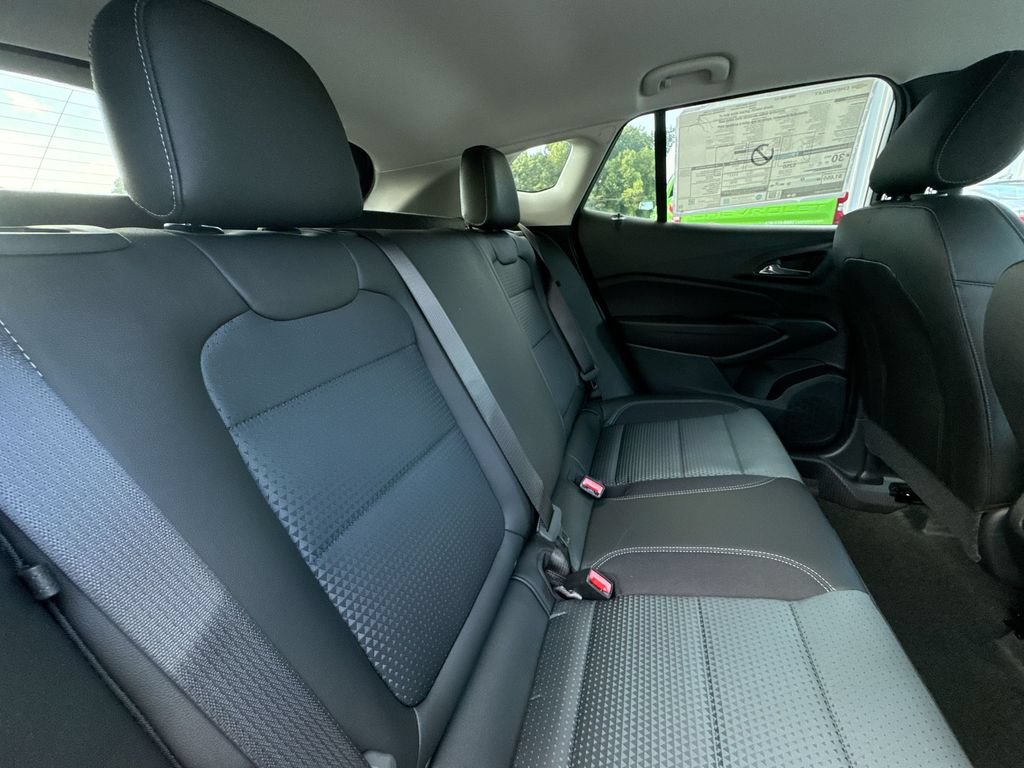 New 2026 Chevrolet Trax LT w/ LT Convenience Package FWD image 29