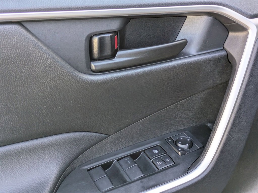 Used 2025 Toyota RAV4 LE image 13